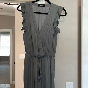 elastic waist, snap close jumpsuit